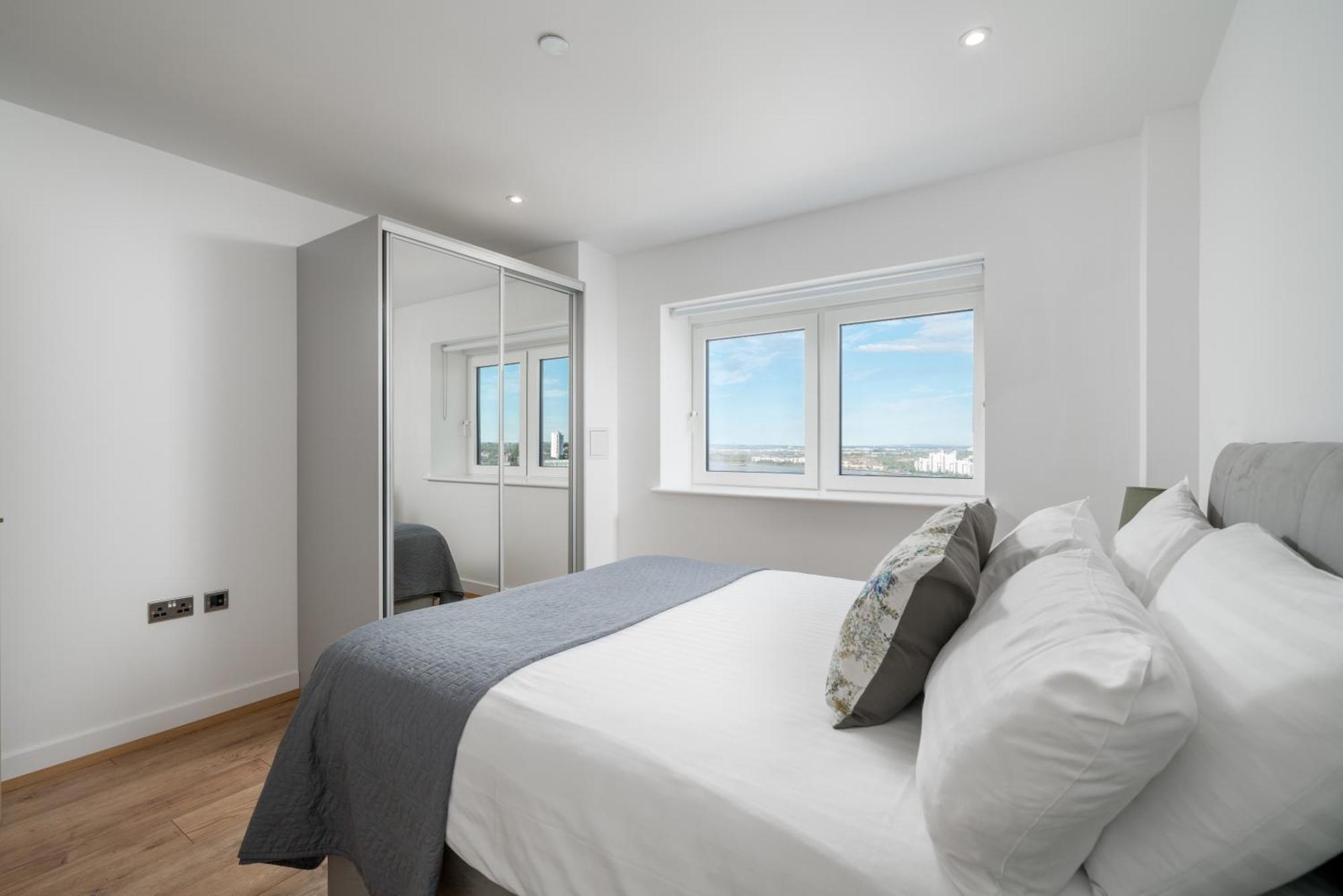 Skyvillion - London River Thames Top Floor Apartments By Woolwich Ferry, Mins To London Excel, O2 Arena , London City Airport With Parking Exteriör bild