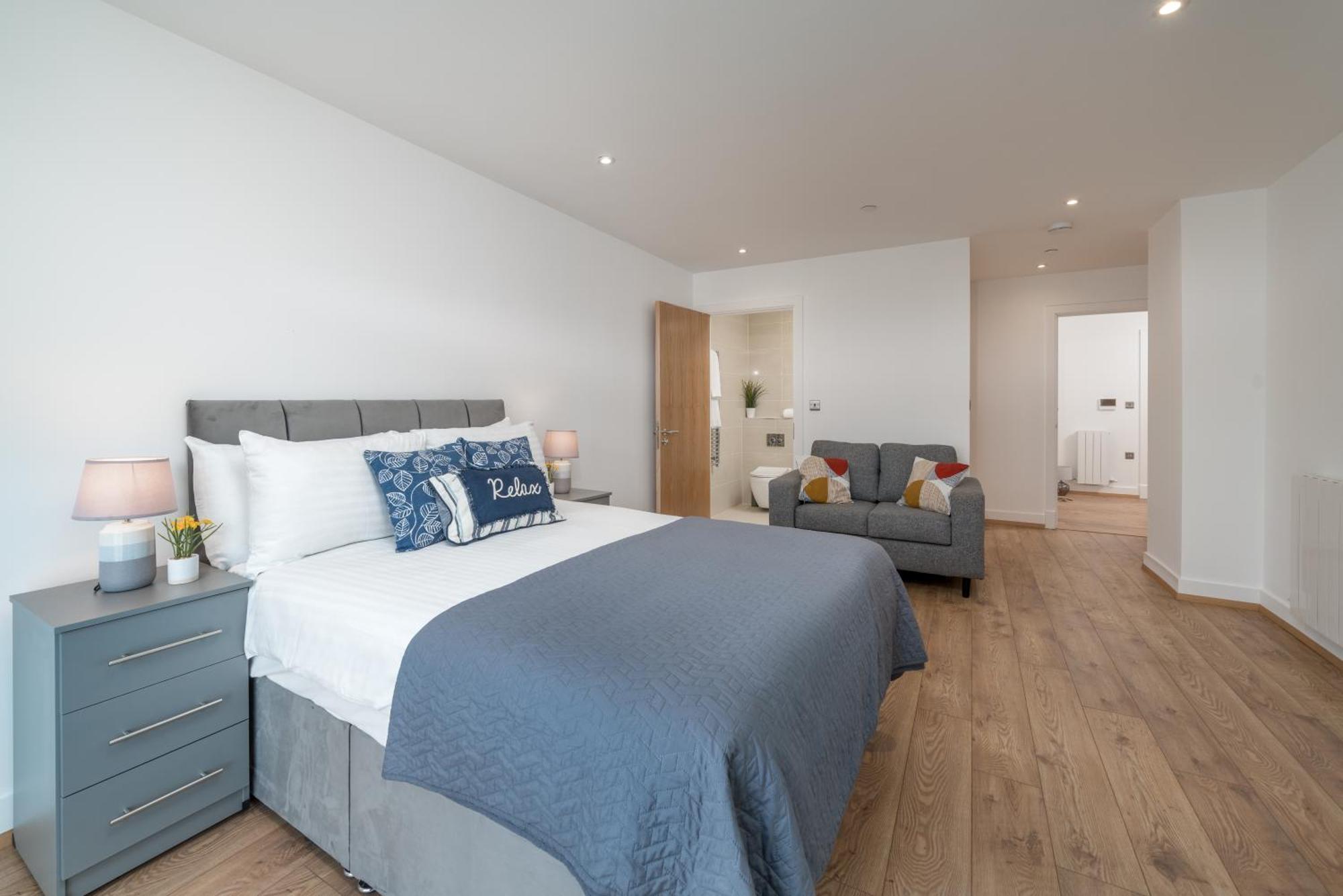 Skyvillion - London River Thames Top Floor Apartments By Woolwich Ferry, Mins To London Excel, O2 Arena , London City Airport With Parking Exteriör bild