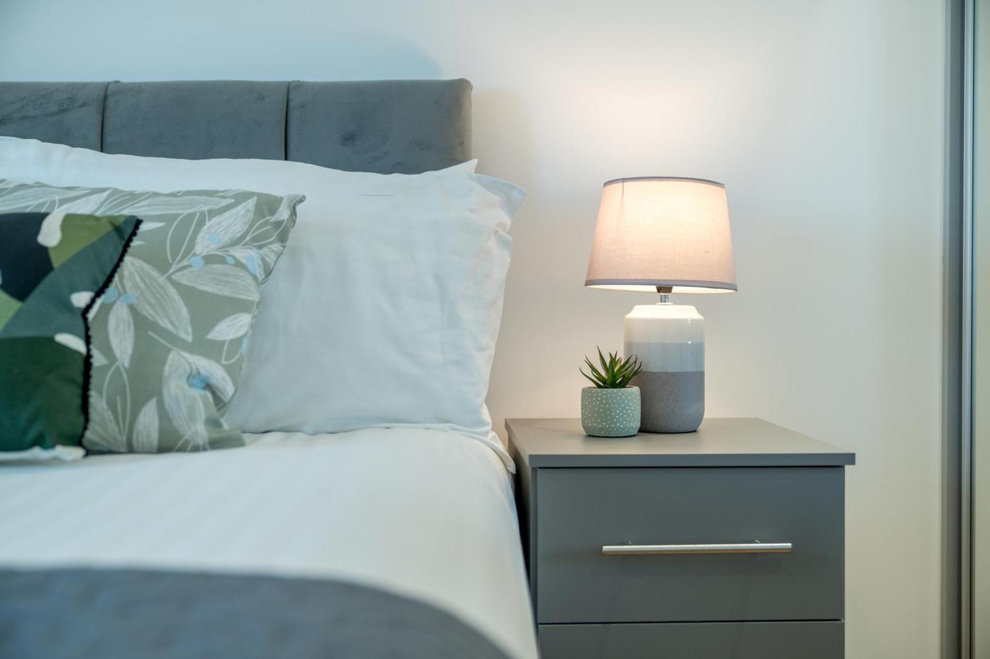 Skyvillion - London River Thames Top Floor Apartments By Woolwich Ferry, Mins To London Excel, O2 Arena , London City Airport With Parking Exteriör bild